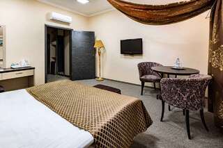 Отель HOTEL&SPA BARCELONA Ульяновск Двухместный мансардный с кроватью King-size-3