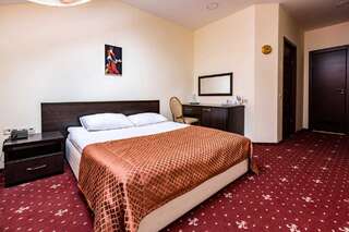 Отель HOTEL&SPA BARCELONA Ульяновск Одноместный мансардный с кроватью King-Size-4